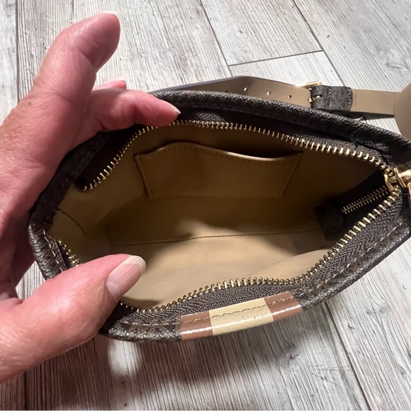 NEW Michael Kors Chocolate and Beige Belt Bag Crossbody Monogram Gold Accents - Picture 8 of 8